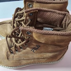 Womens Fila 8.5 Boots